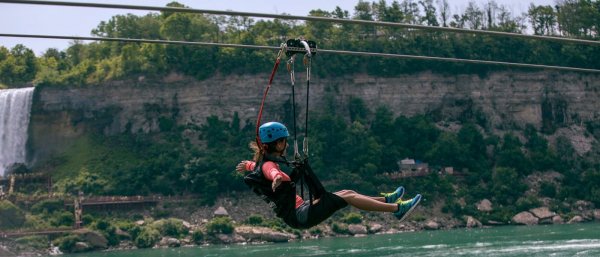 Heyecan verici bir zipline rotası: Niagara Şelaleleri