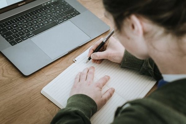 İngiltere’ye eğitim ve göçmenlik başvuruları arttı